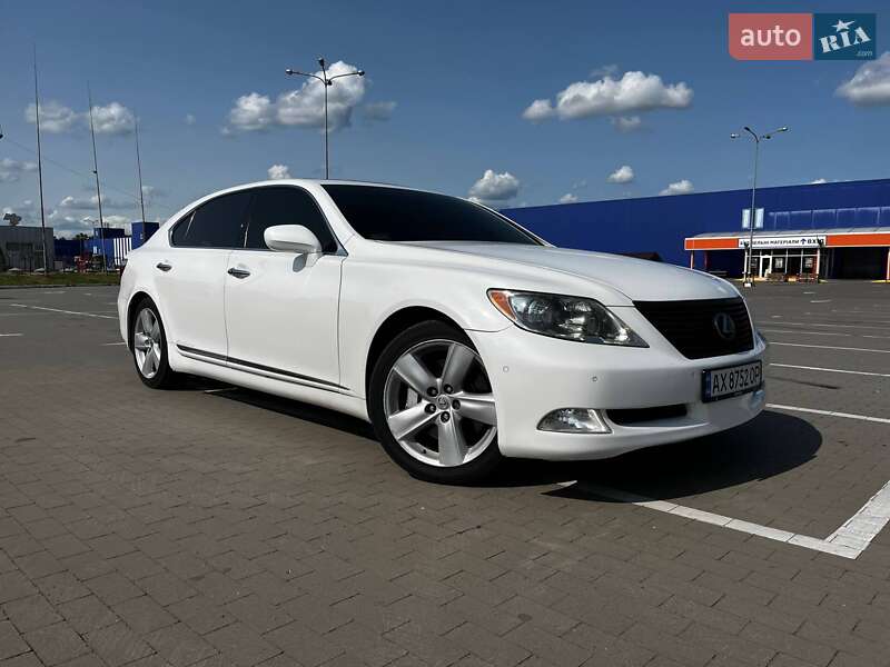 Седан Lexus LS 2008 в Сумах