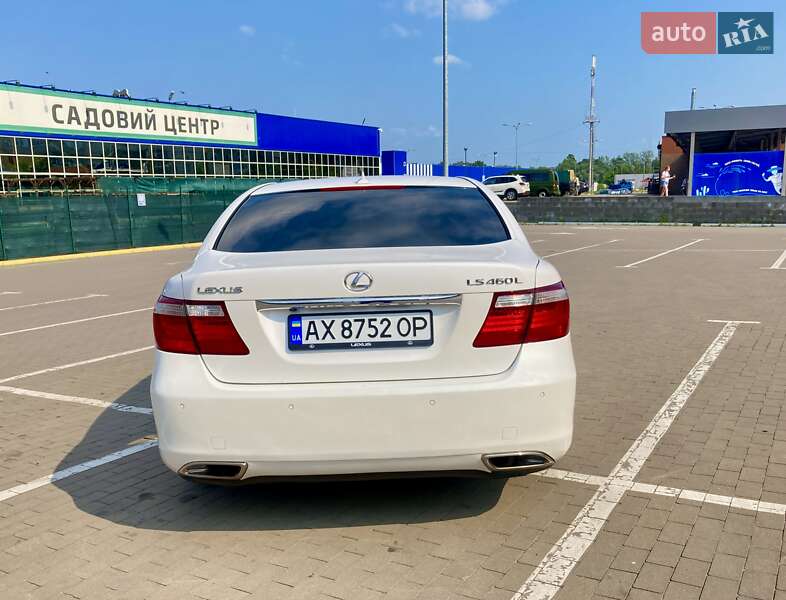 Седан Lexus LS 2008 в Сумах