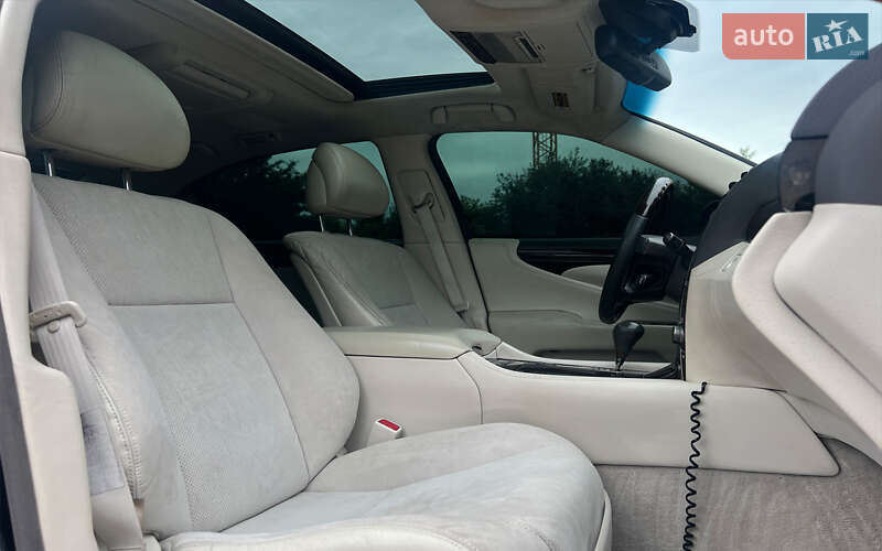 Седан Lexus LS 2007 в Львове