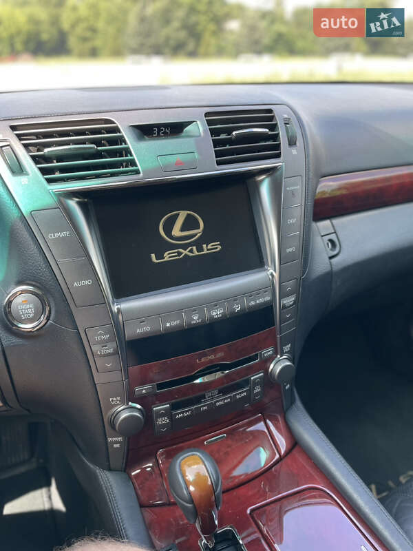 Седан Lexus LS 2008 в Дніпрі