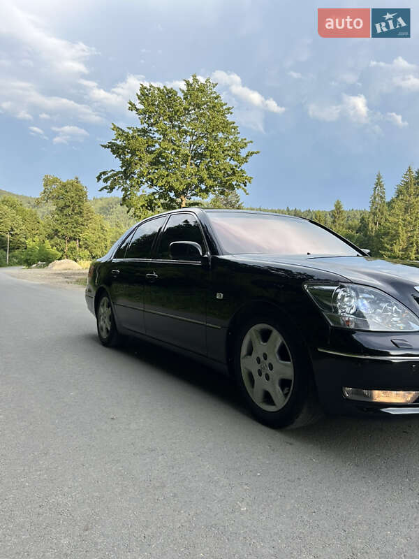 Седан Lexus LS 2004 в Яремче