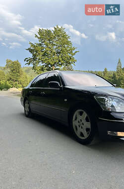 Седан Lexus LS 2004 в 