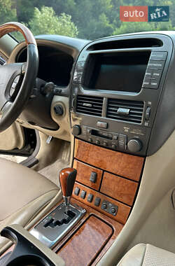 Седан Lexus LS 2004 в 