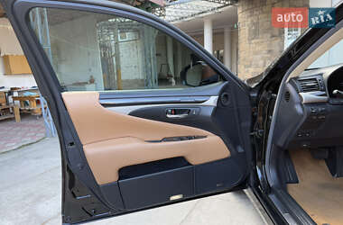 Седан Lexus LS 2012 в 