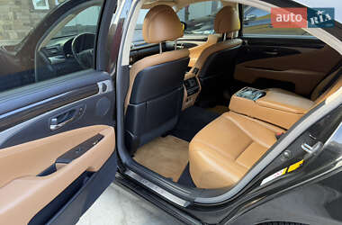 Седан Lexus LS 2012 в 