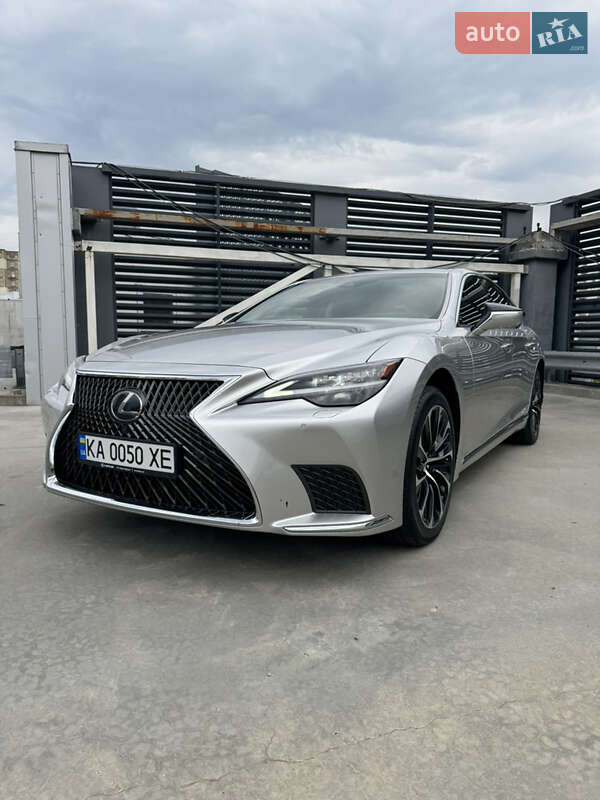 Lexus LS 2021