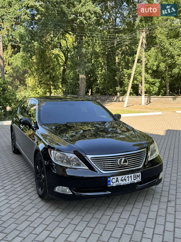 Седан Lexus LS 2007 в Шполе