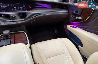 Седан Lexus LS 2018 в 