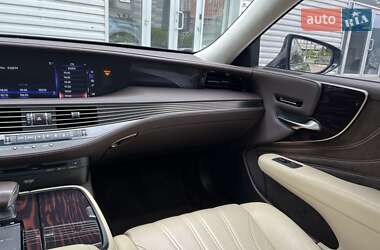 Седан Lexus LS 2018 в 