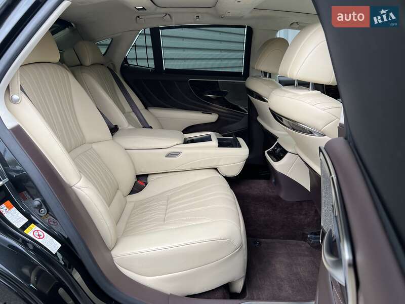 Седан Lexus LS 2018 в Киеве