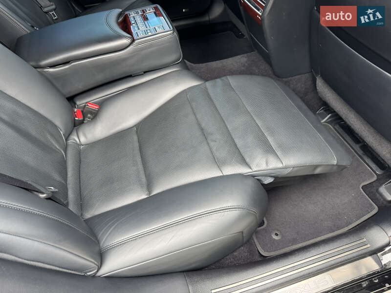 Седан Lexus LS 2012 в Киеве