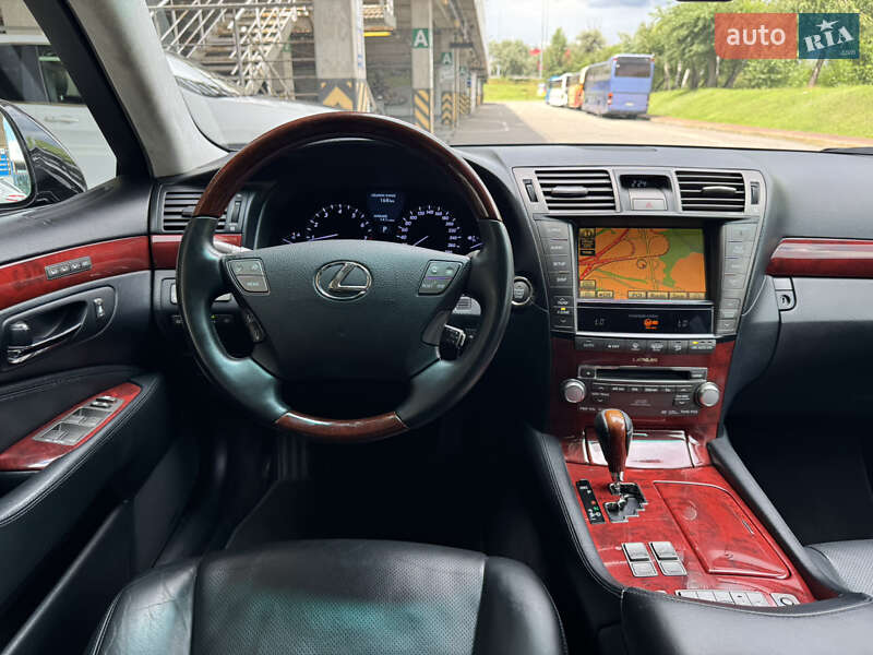 Седан Lexus LS 2012 в Киеве