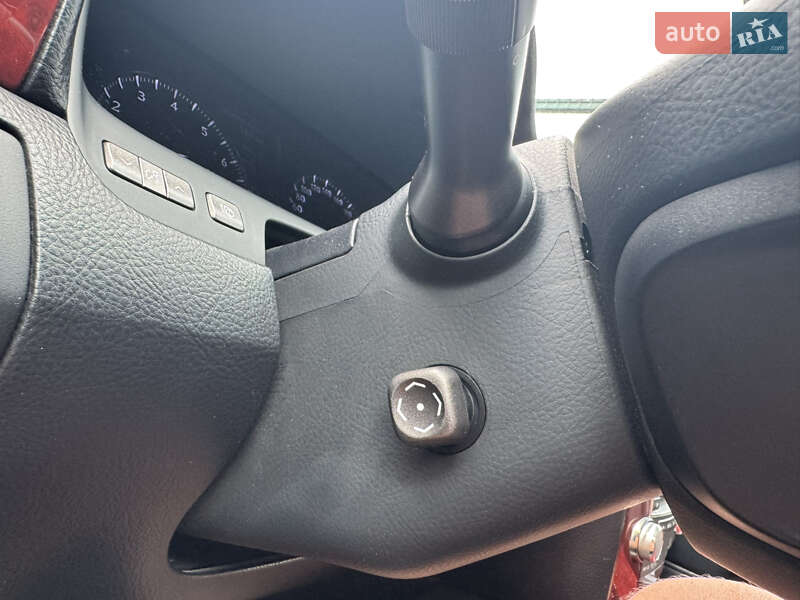 Седан Lexus LS 2012 в Киеве