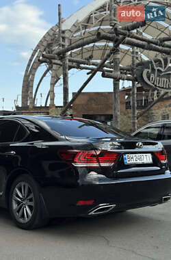 Седан Lexus LS 2013 в 