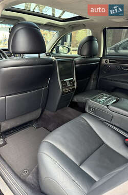 Седан Lexus LS 2013 в 