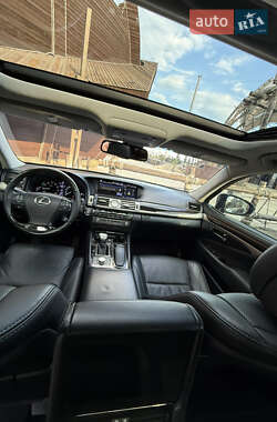 Седан Lexus LS 2013 в 