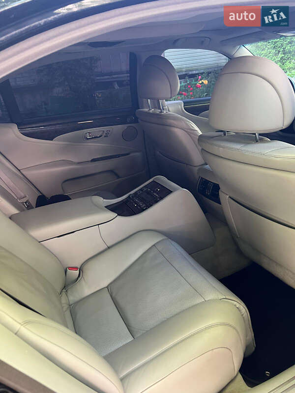Lexus LS 2008