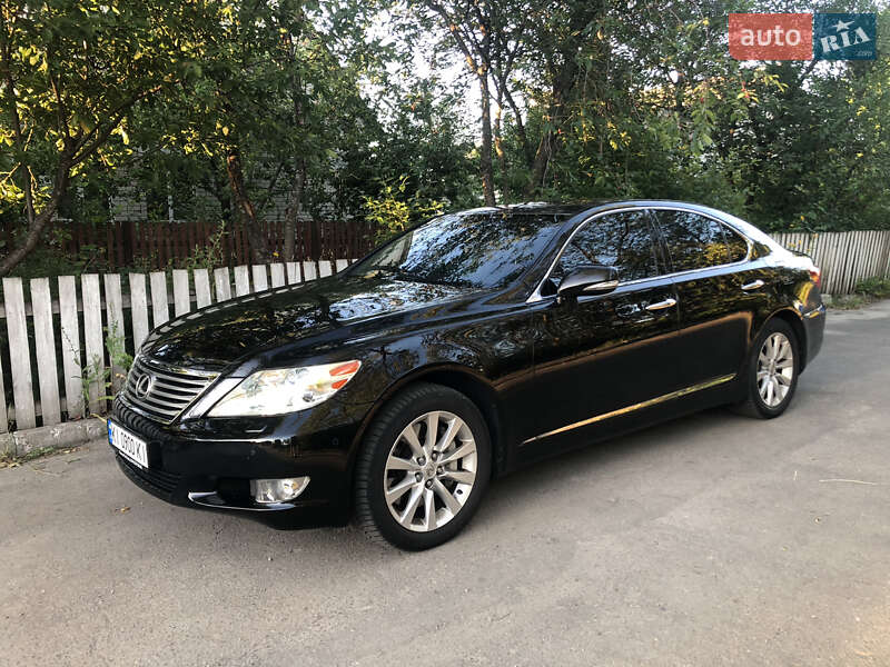 Lexus LS 2011