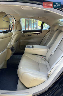 Седан Lexus LS 2007 в 