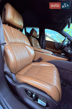 Седан Lexus LS 2018 в 
