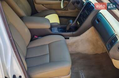 Седан Lexus LS 1992 в 