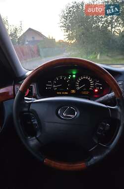 Седан Lexus LS 2004 в 