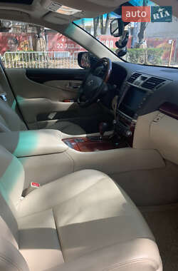 Седан Lexus LS 2011 в 