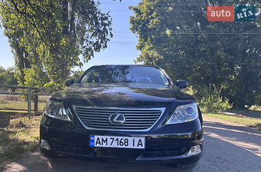 Седан Lexus LS 2007 в Покровском