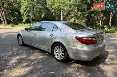 Седан Lexus LS 2011 в 