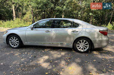 Седан Lexus LS 2011 в 