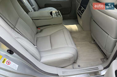 Седан Lexus LS 2011 в 