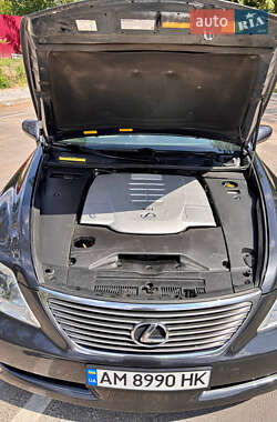 Седан Lexus LS 2007 в 