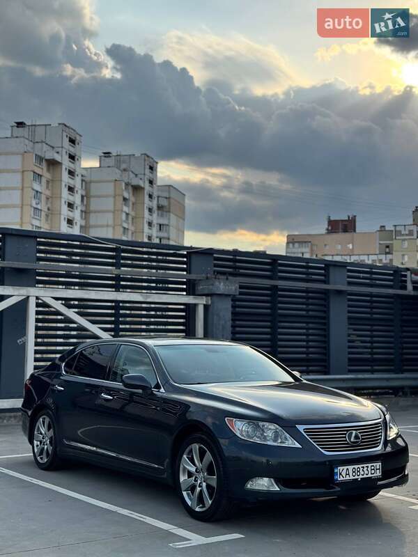 Седан Lexus LS 2007 в 