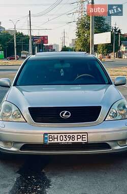 Седан Lexus LS 2000 в 