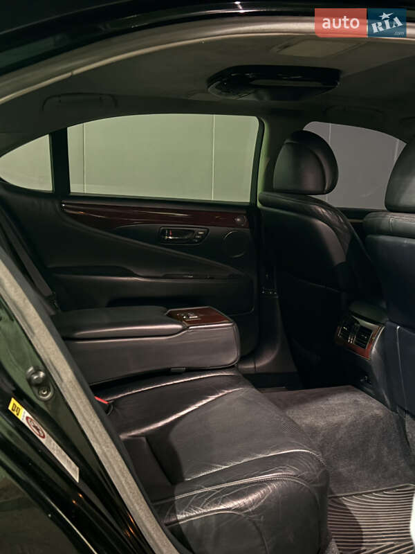 Седан Lexus LS 2008 в Киеве