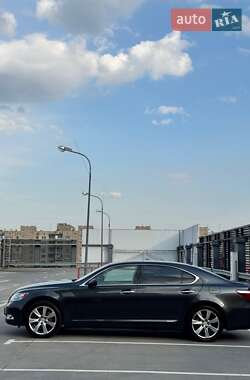 Седан Lexus LS 2007 в 