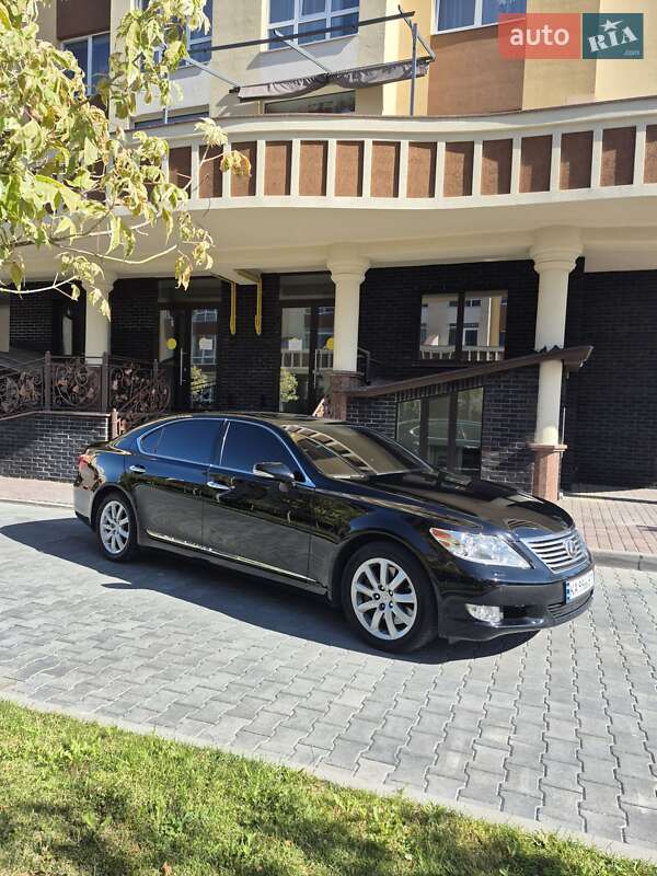 Lexus LS 2011