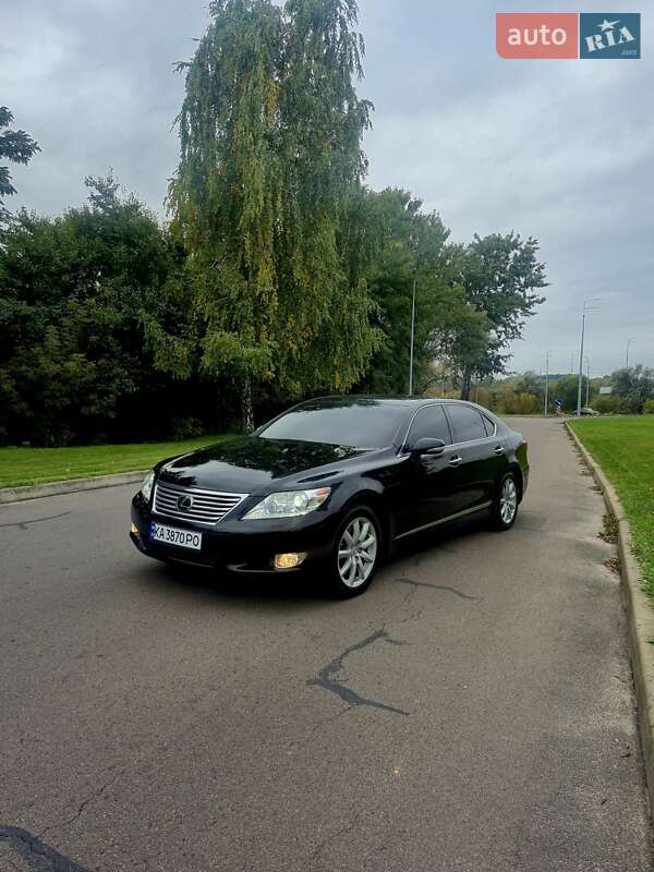 Lexus LS 2011