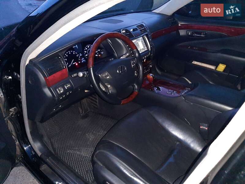 Седан Lexus LS 2007 в Киеве