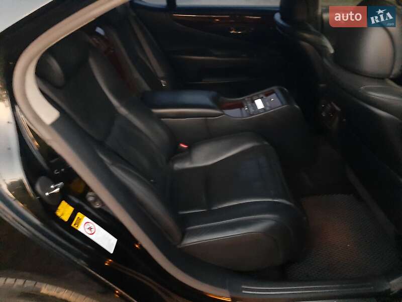 Седан Lexus LS 2007 в Киеве