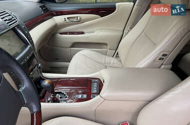 Седан Lexus LS 2006 в 