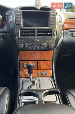 Седан Lexus LS 2002 в 