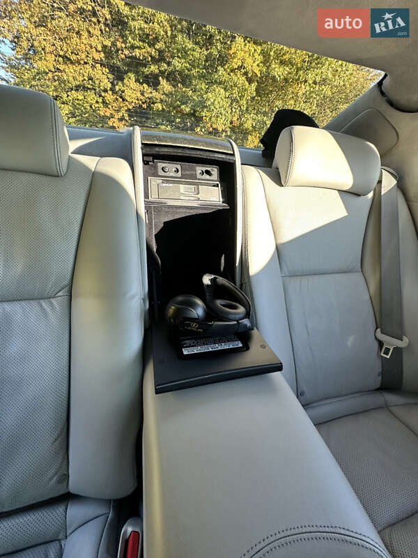 Седан Lexus LS 2010 в Виннице