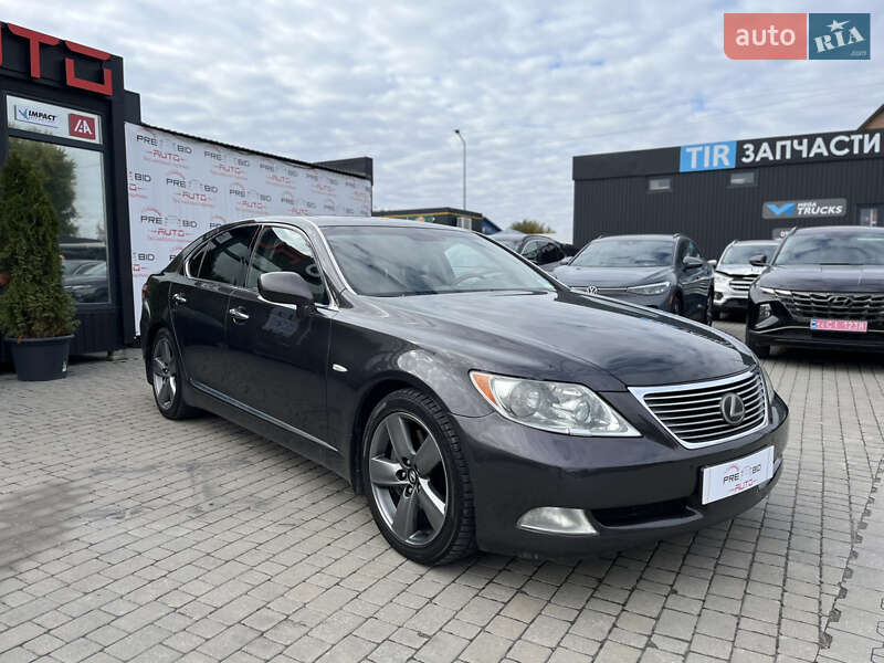 Седан Lexus LS 2007 в Львове