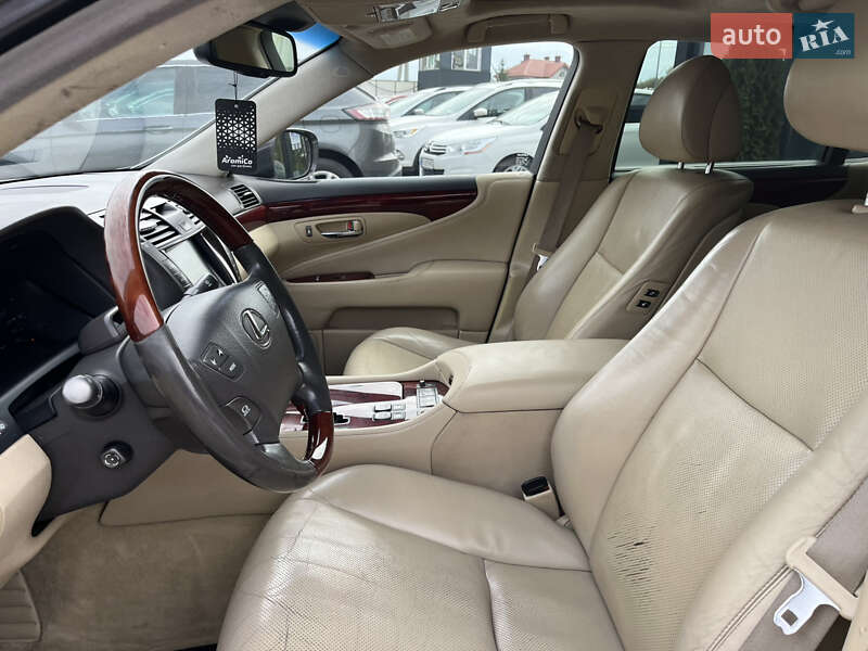 Седан Lexus LS 2007 в Львове