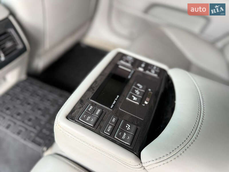 Седан Lexus LS 2011 в Івано-Франківську