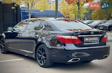 Седан Lexus LS 2012 в 