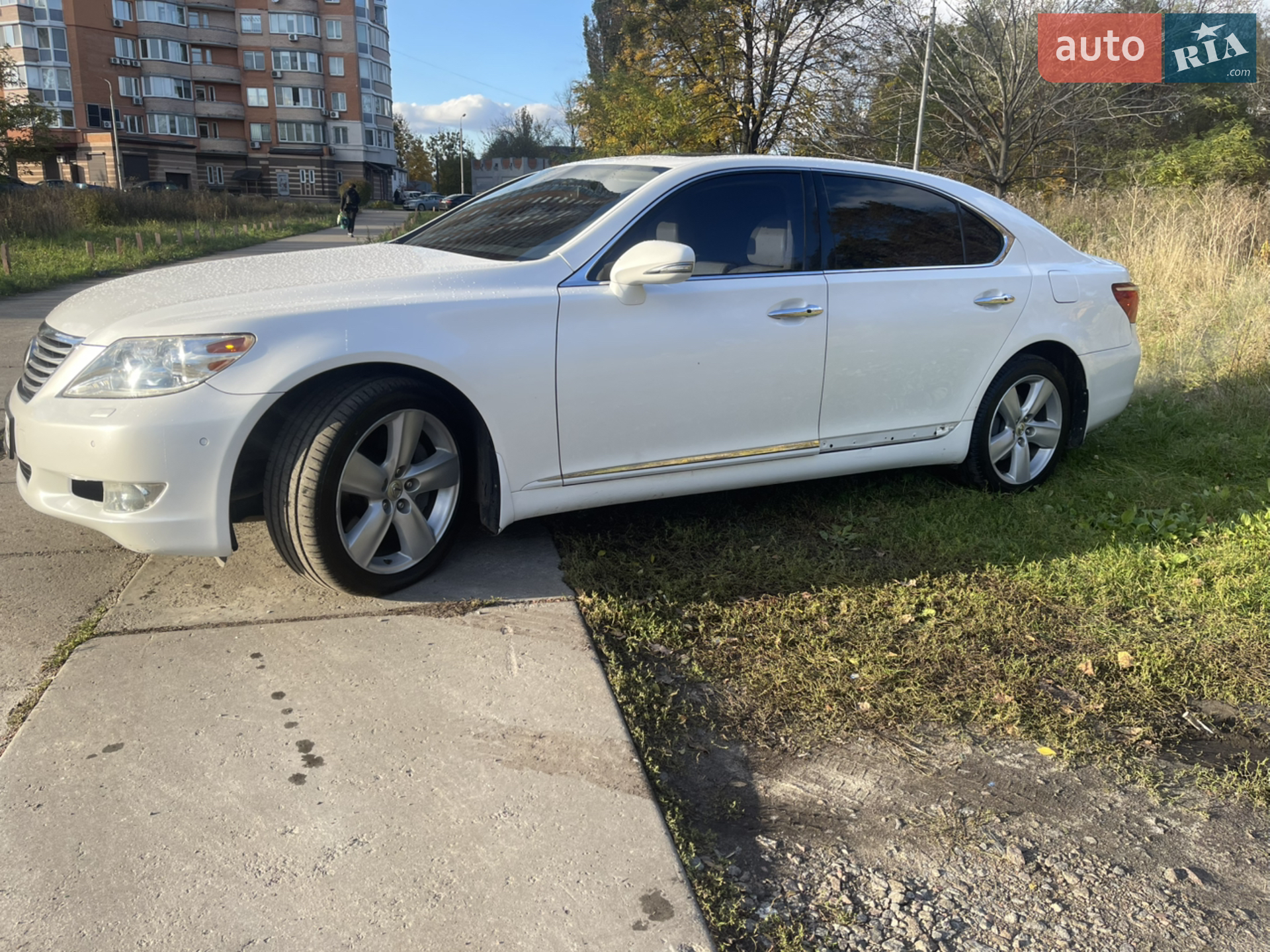2010 Lexus LS - мініатюра 3