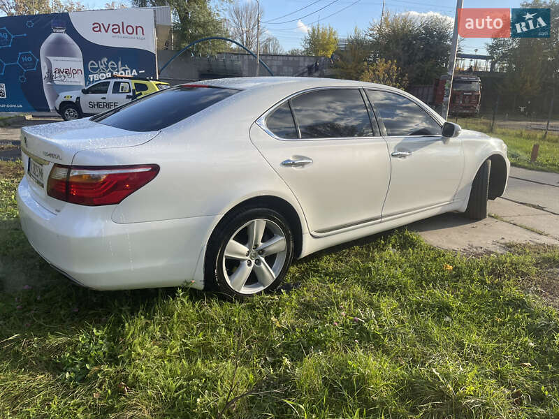 Седан Lexus LS 2010 в Киеве