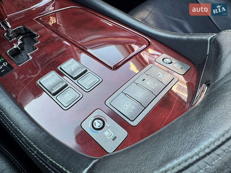 Седан Lexus LS 2007 в Ужгороде